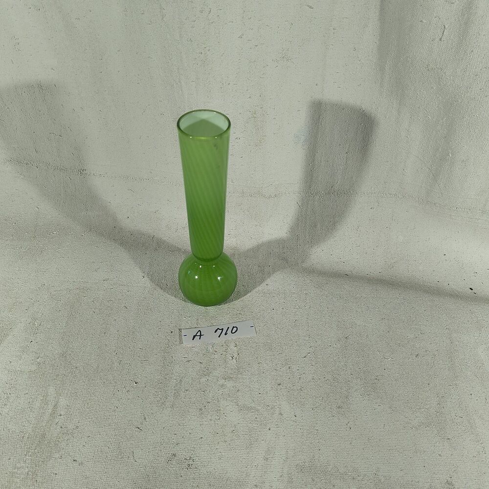 Bud vase Classic Vintage Green Glass